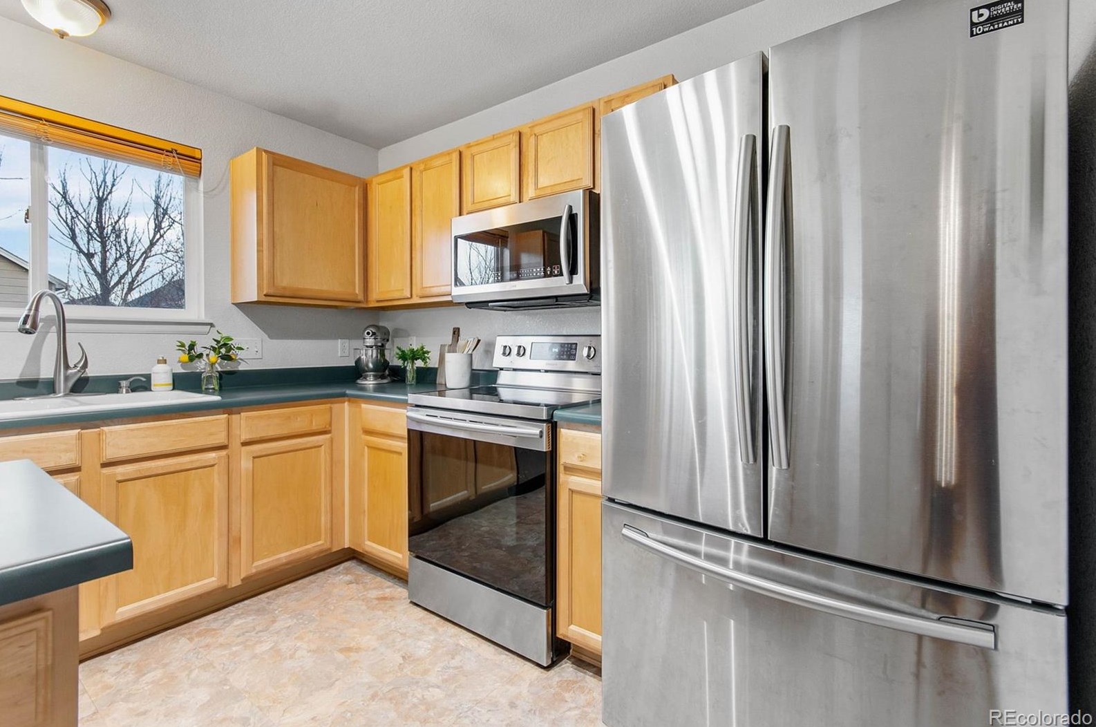 648 Pitkin Way, Castle Rock CO  80104-3267 exterior