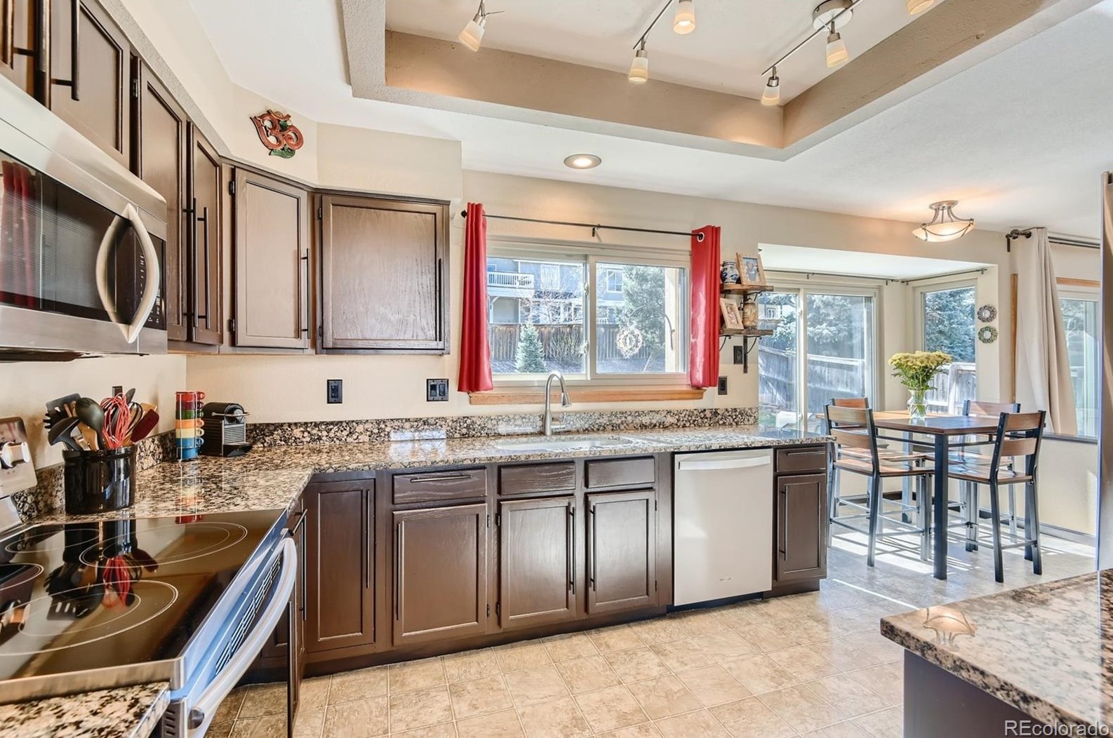 9474 Sherrelwood Ln, Littleton CO 80126-3075 exterior