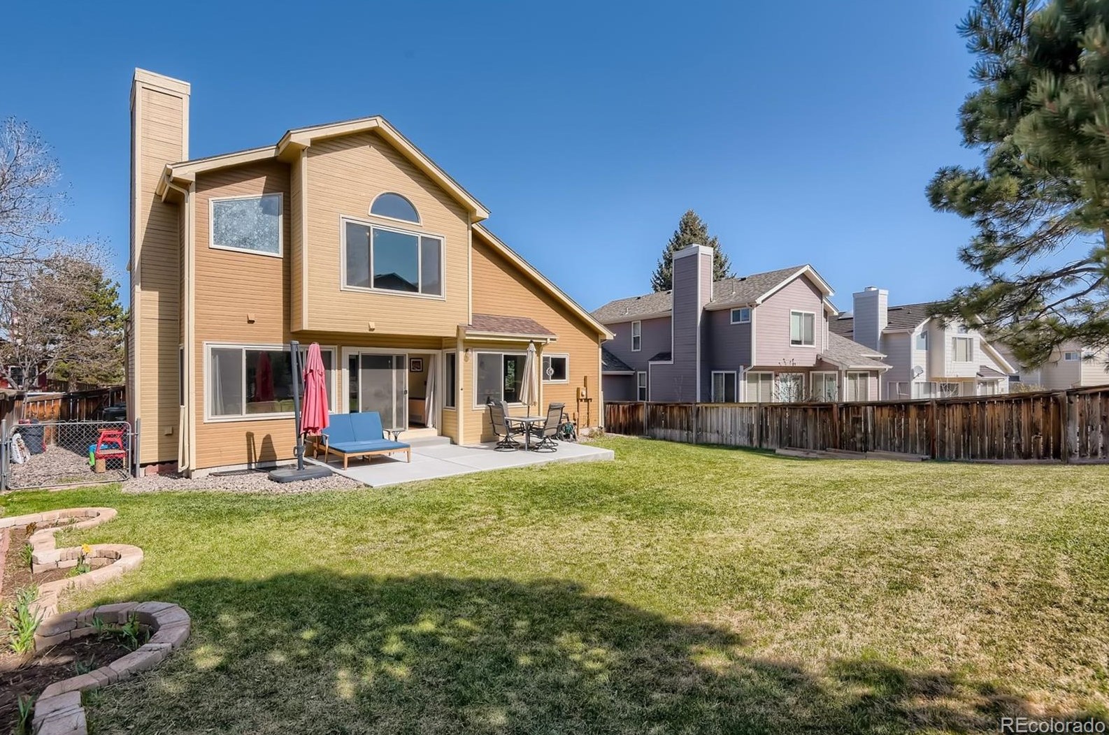 9474 Sherrelwood Ln, Littleton CO 80126-3075 exterior