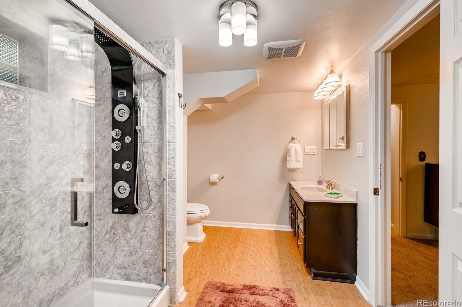 5815 Lakeview St, Littleton CO  80120-2323 exterior