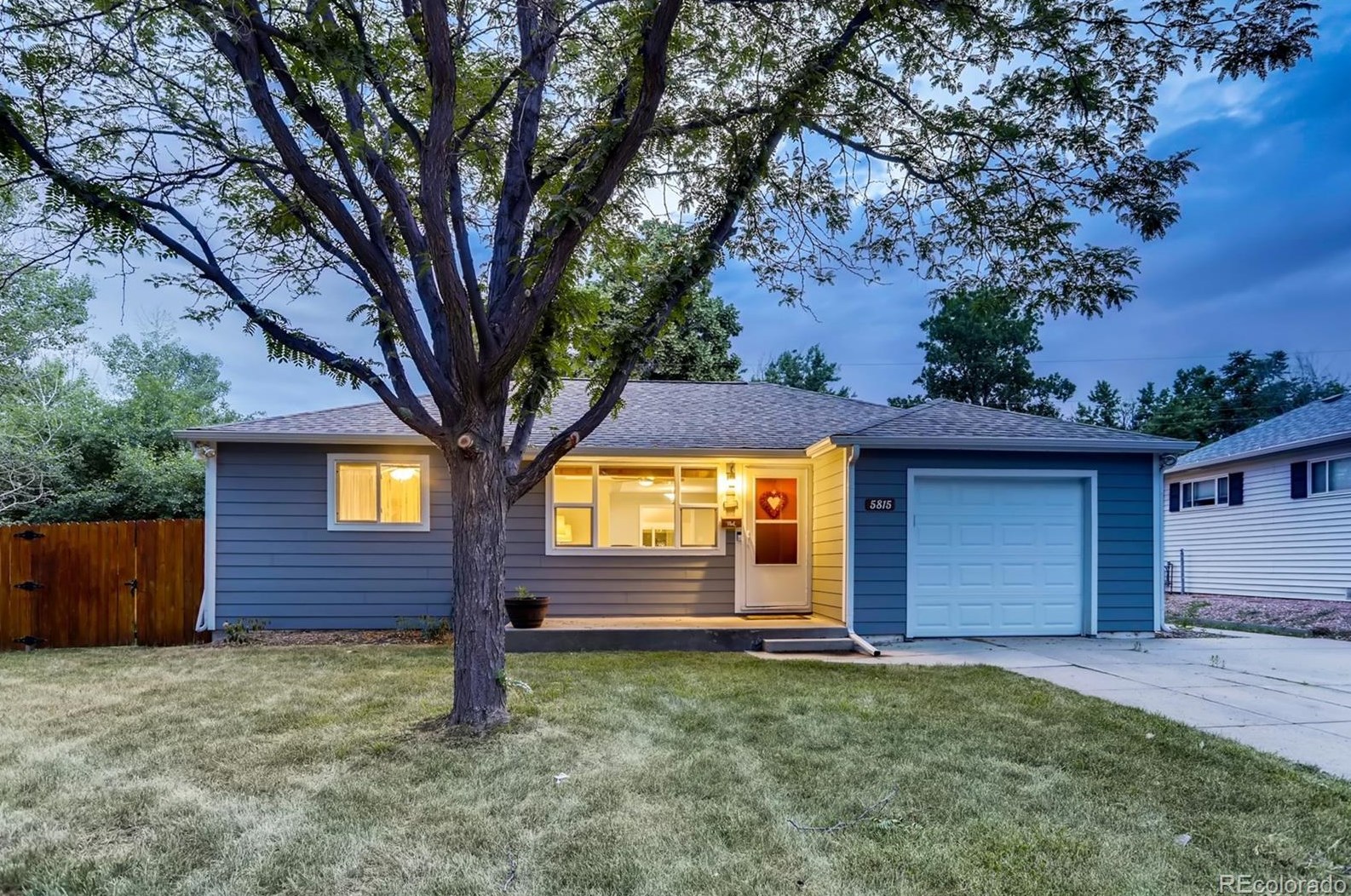 5815 Lakeview St, Littleton CO  80120-2323 exterior