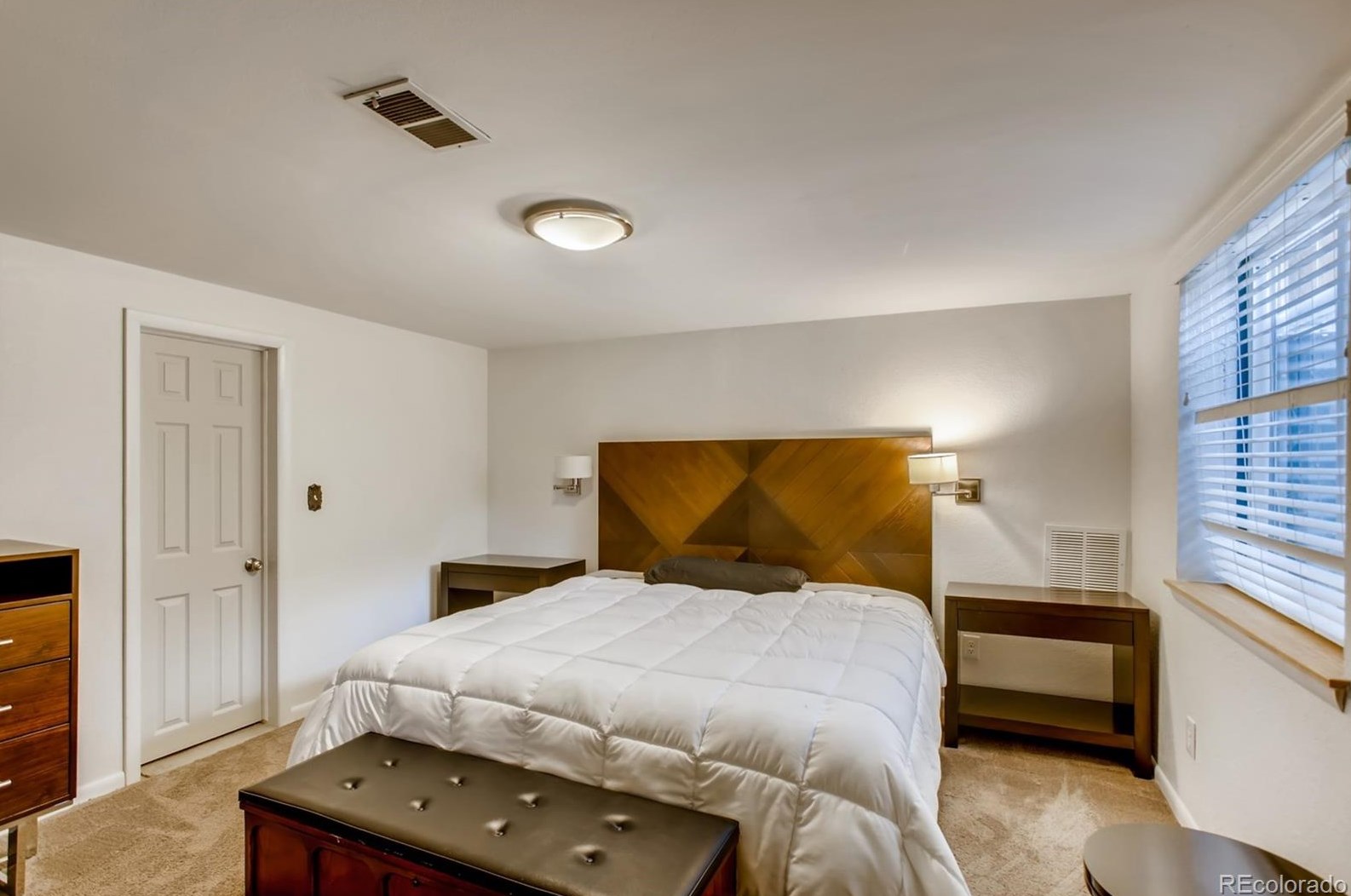 5815 Lakeview St, Littleton CO  80120-2323 exterior