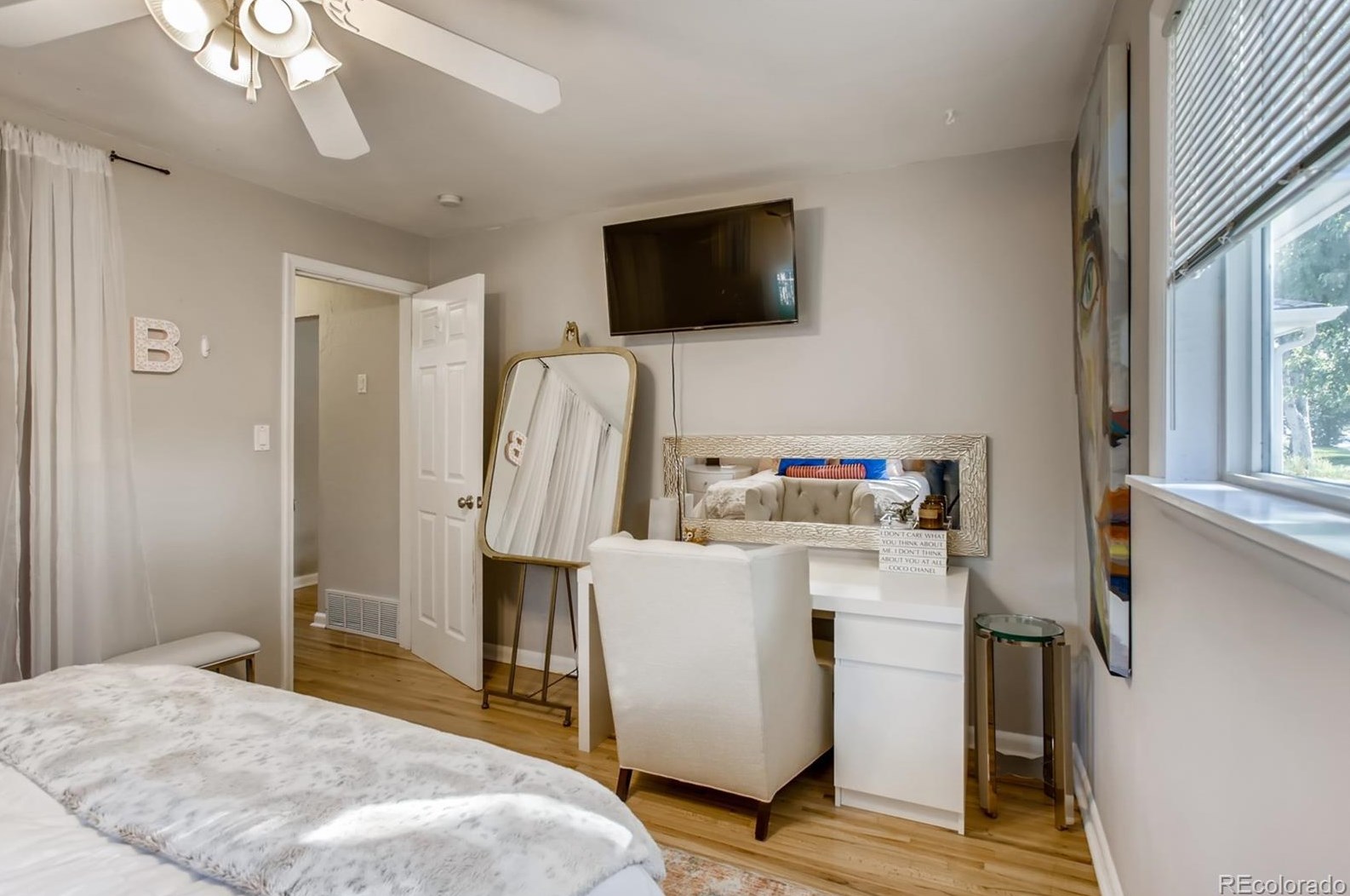 5815 Lakeview St, Littleton CO  80120-2323 exterior