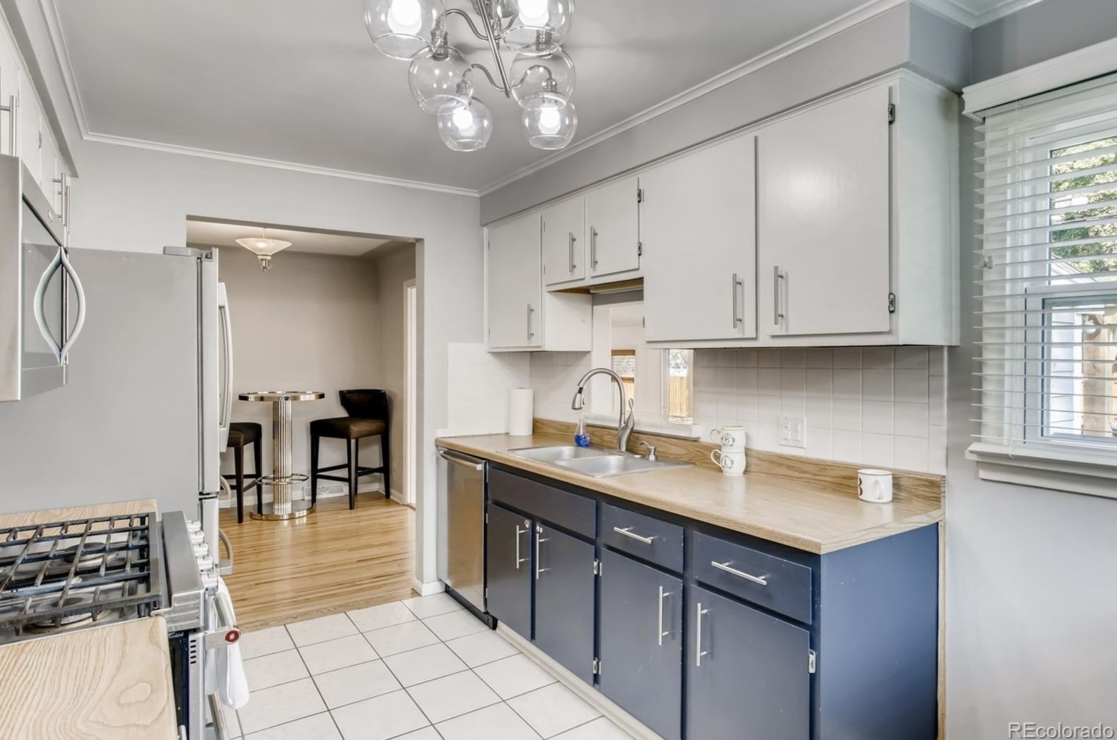 5815 Lakeview St, Littleton CO  80120-2323 exterior