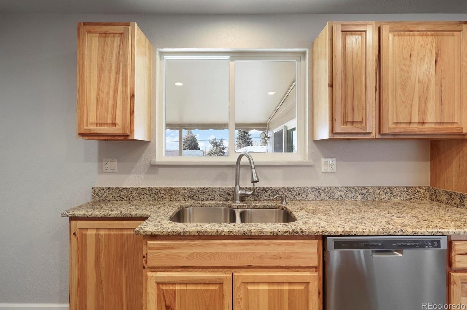 105 Birch Ave, Castle Rock CO 80104-2225 exterior