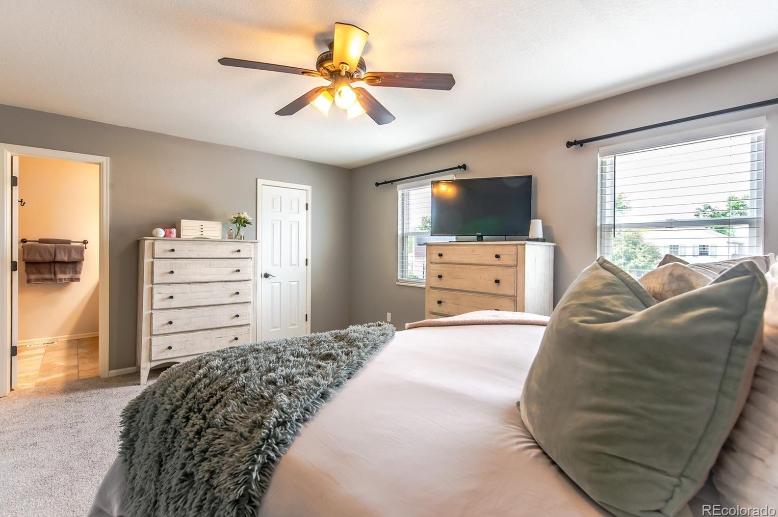 5566 Davies Pl, Littleton CO 80122-2141 exterior