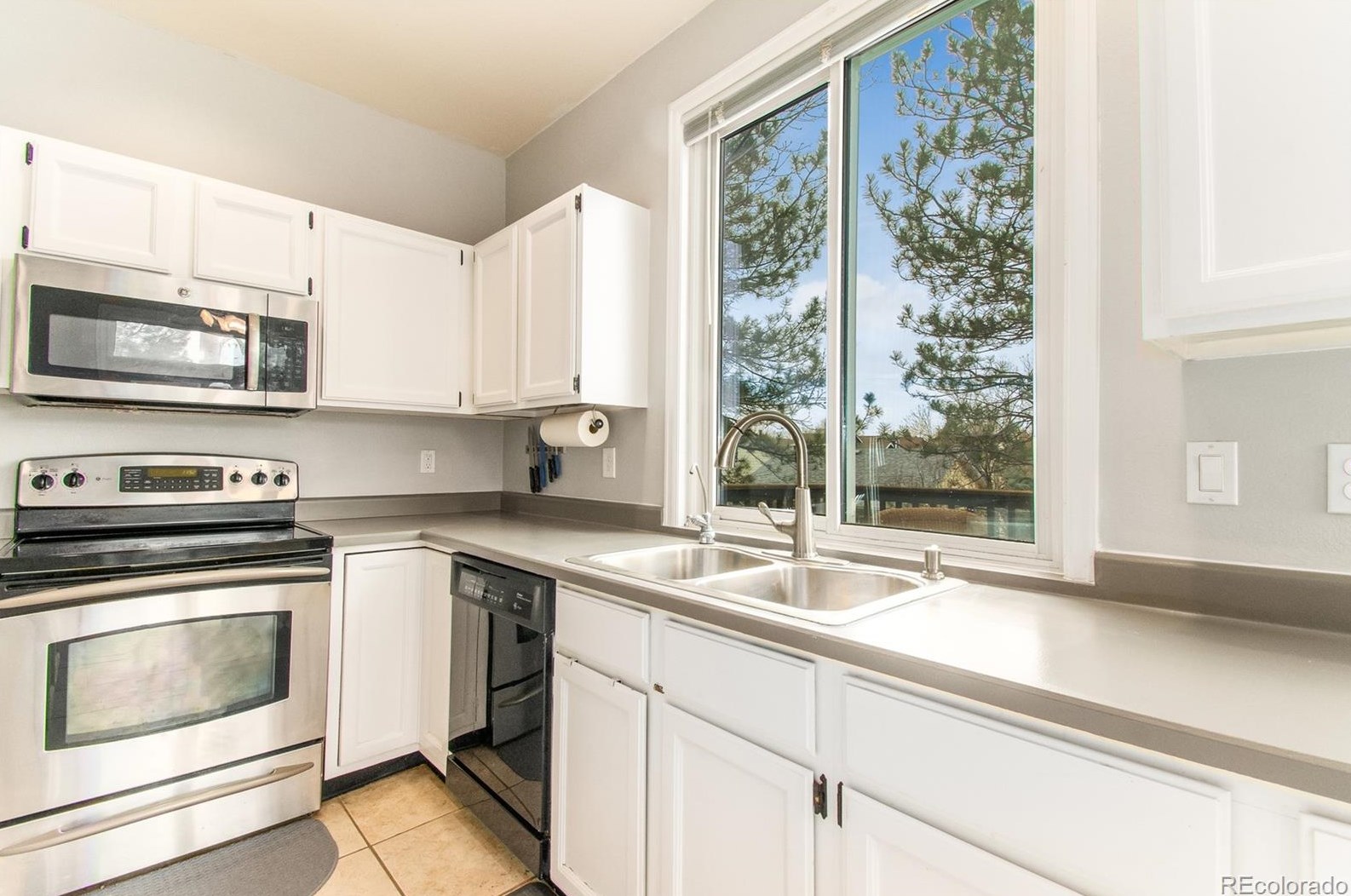 7161 Townsend Dr, Littleton CO 80130-4126 exterior