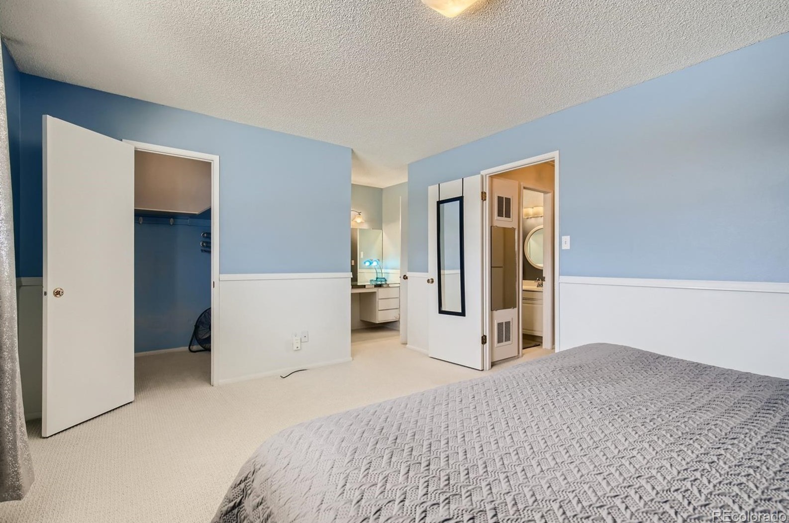 9061 Nassau Ave, Denver CO  80237-1916 exterior