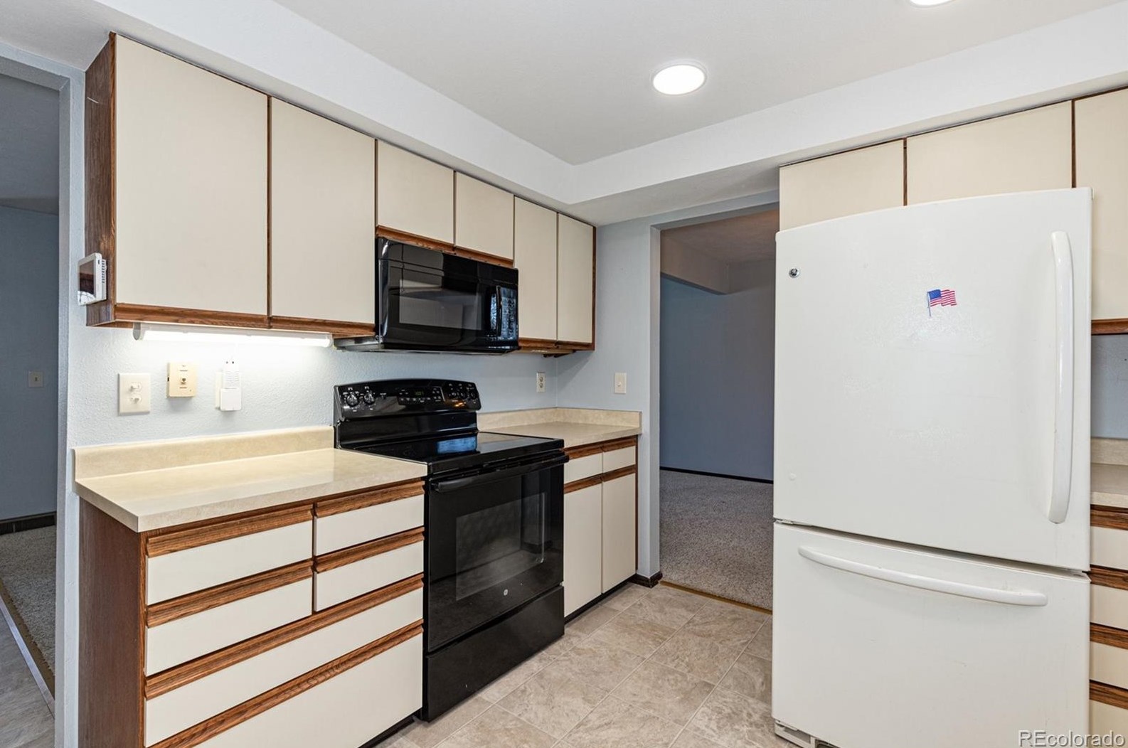 7467 Ames Ct, Littleton CO 80128-7002 exterior