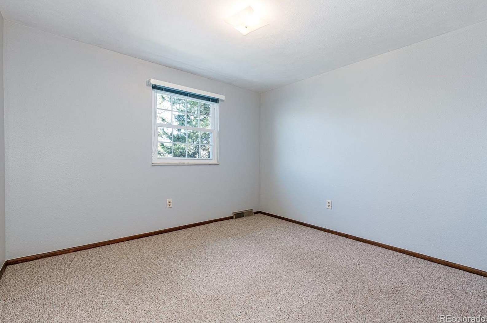 7467 Ames Ct, Littleton CO 80128-7002 exterior