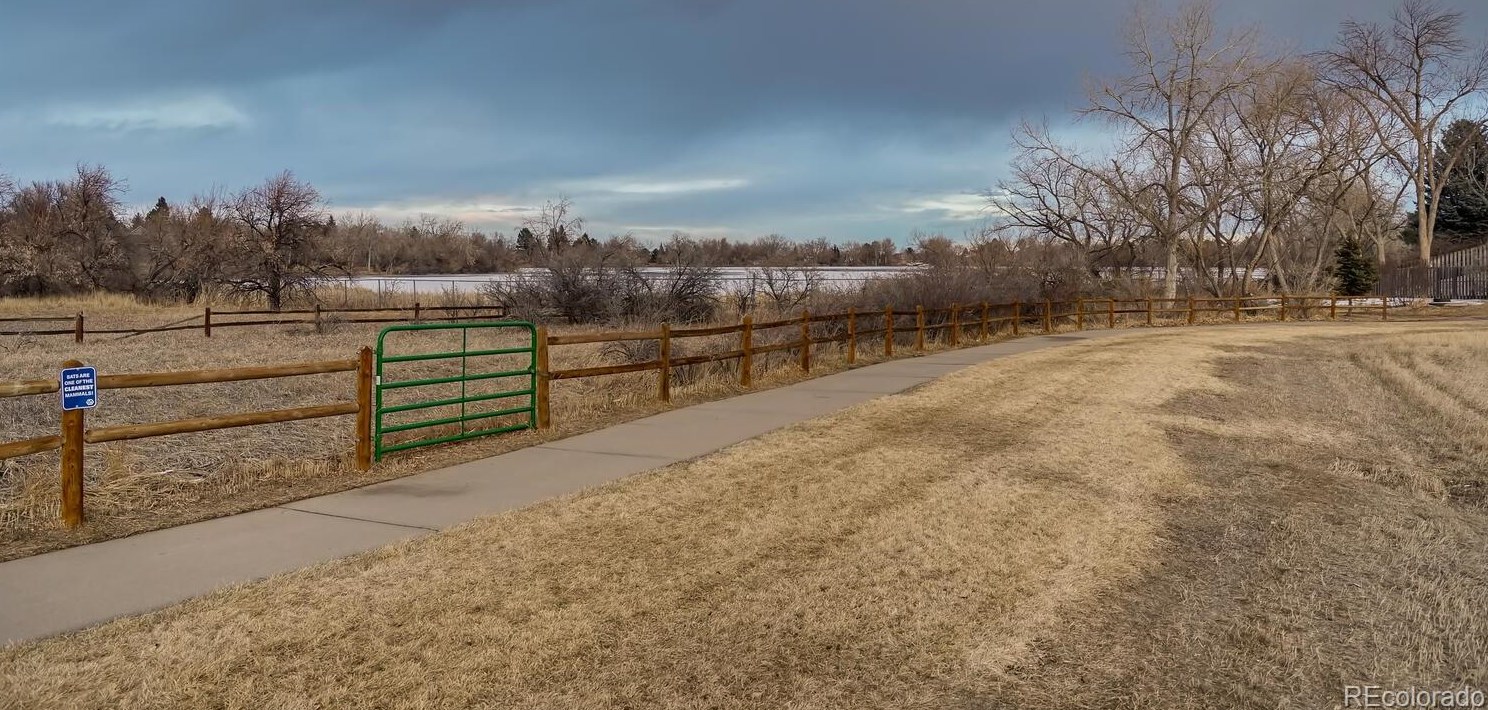 9975 82 Pl, Arvada CO  80005-2160 exterior