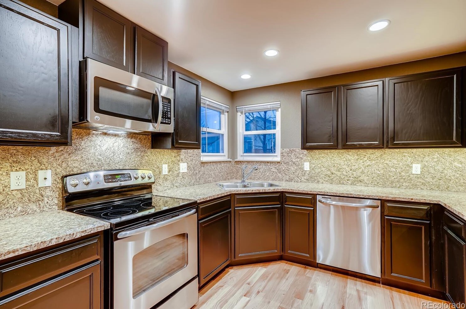 9975 82 Pl, Arvada CO  80005-2160 exterior