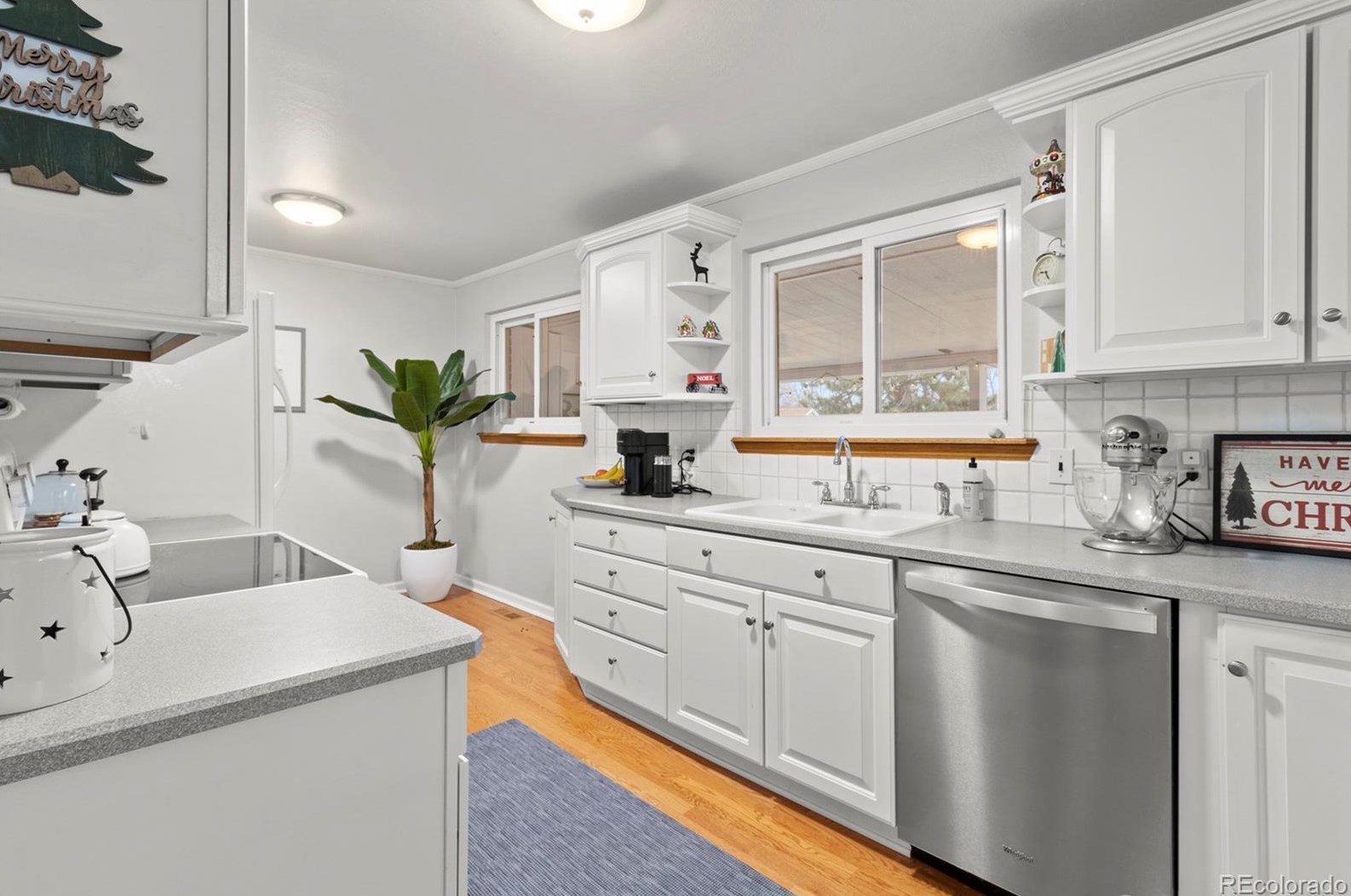 7280 Sherman St, Littleton CO 80121-2351 exterior