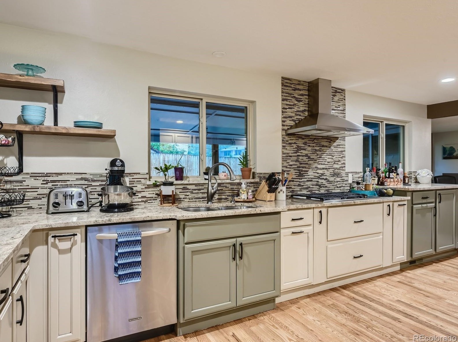 7415 Kendall Blvd, Littleton CO 80128-4680 exterior