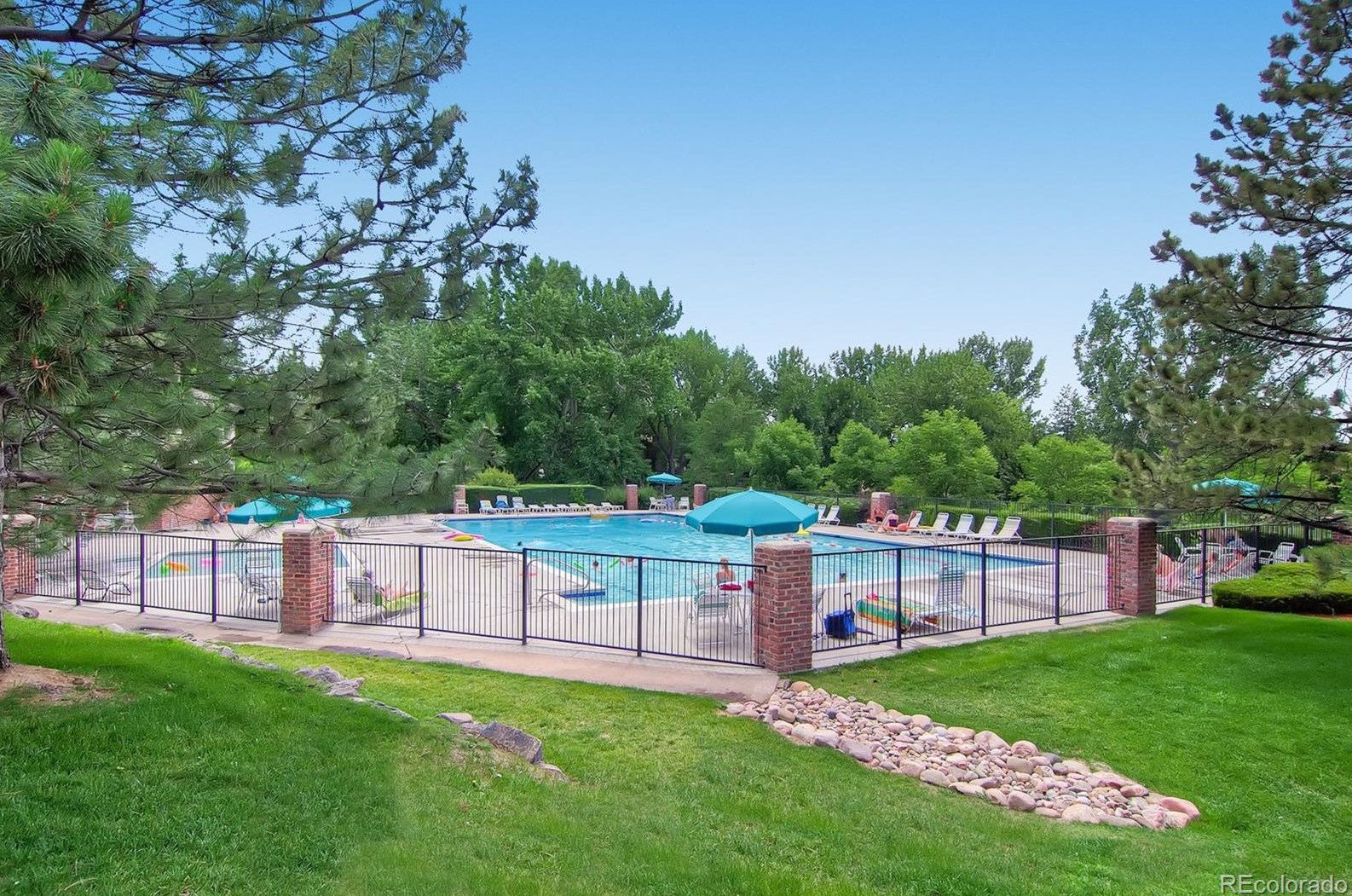 7415 Kendall Blvd, Littleton CO 80128-4680 exterior