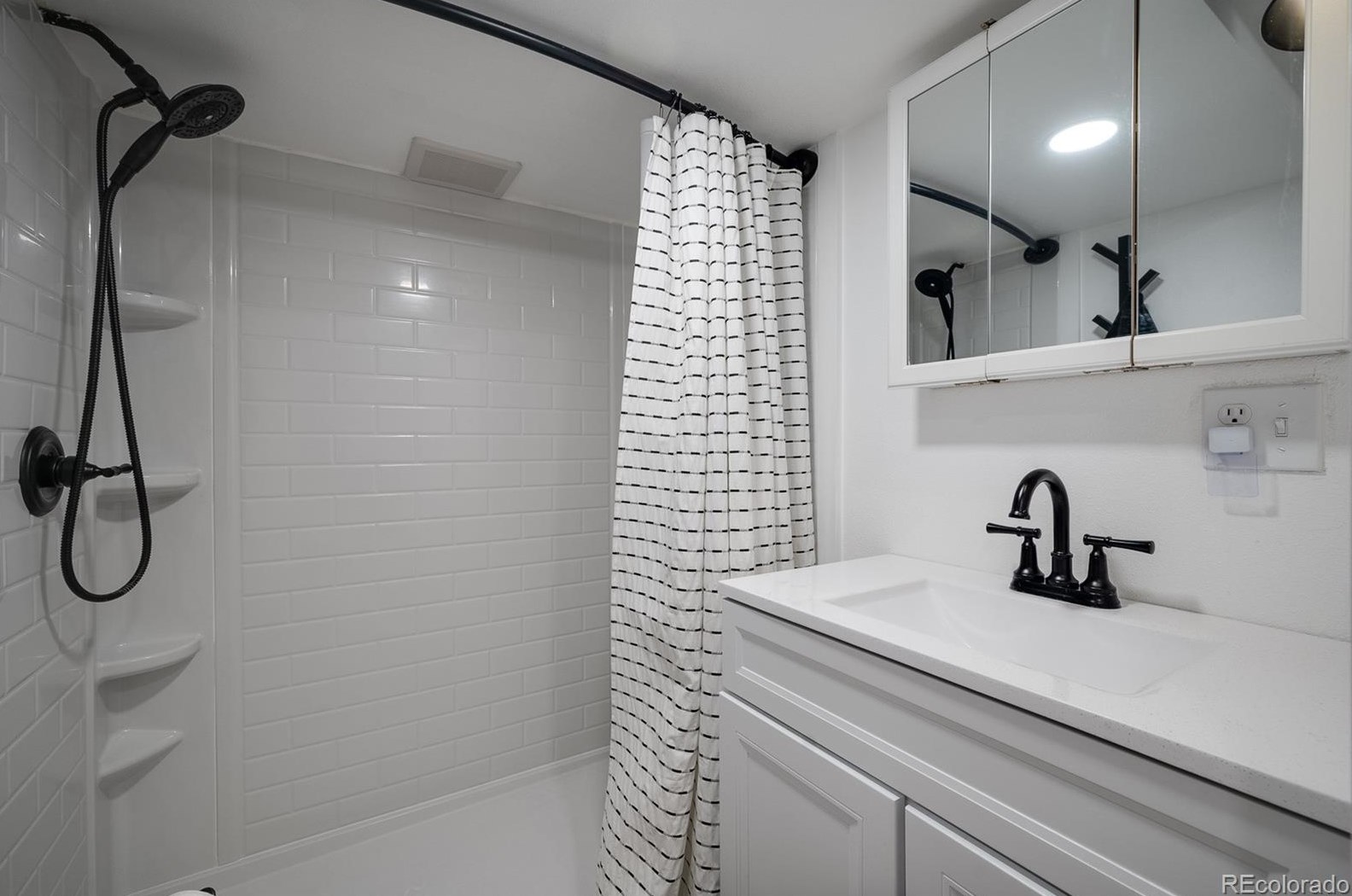 5341 Cody St, Littleton CO 80123-7321 exterior