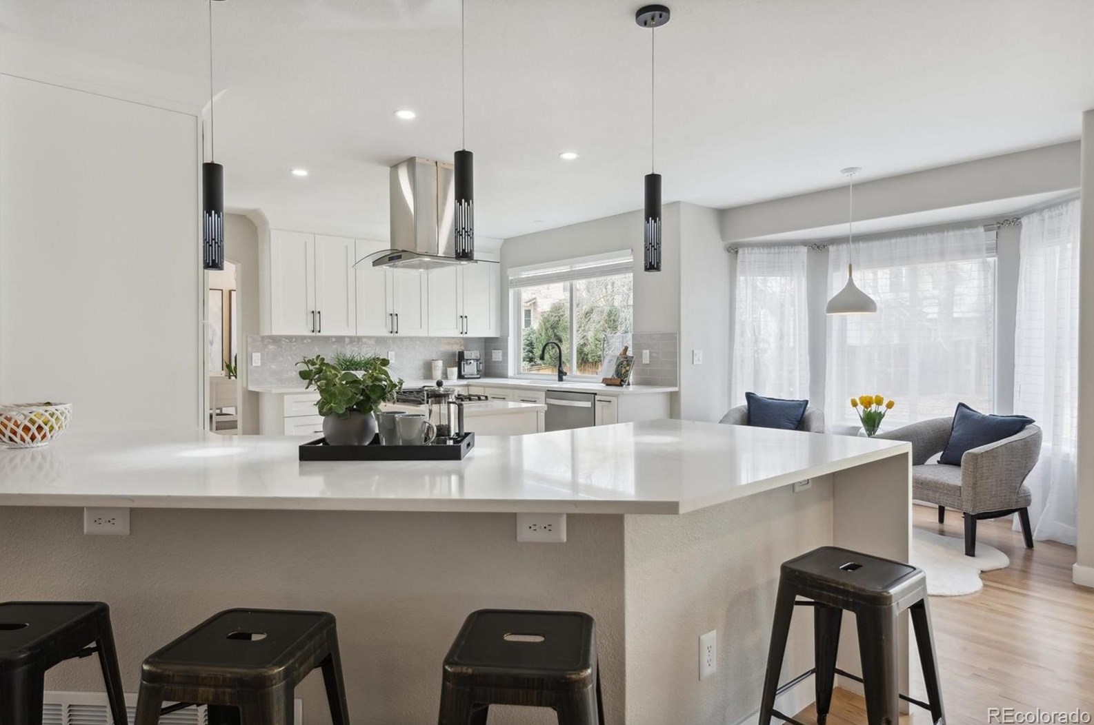 3297 Oak Leaf Pl, Littleton CO  80129-6301 exterior