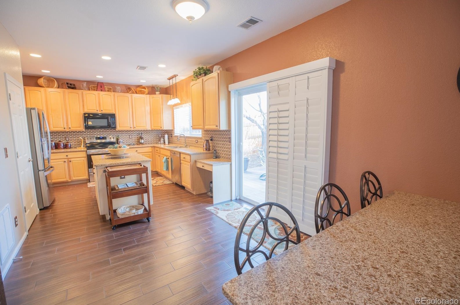 6881 Remington Pl, Littleton CO 80128-8318 exterior