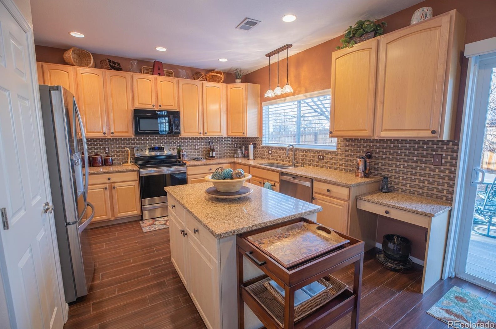 6881 Remington Pl, Littleton CO 80128-8318 exterior