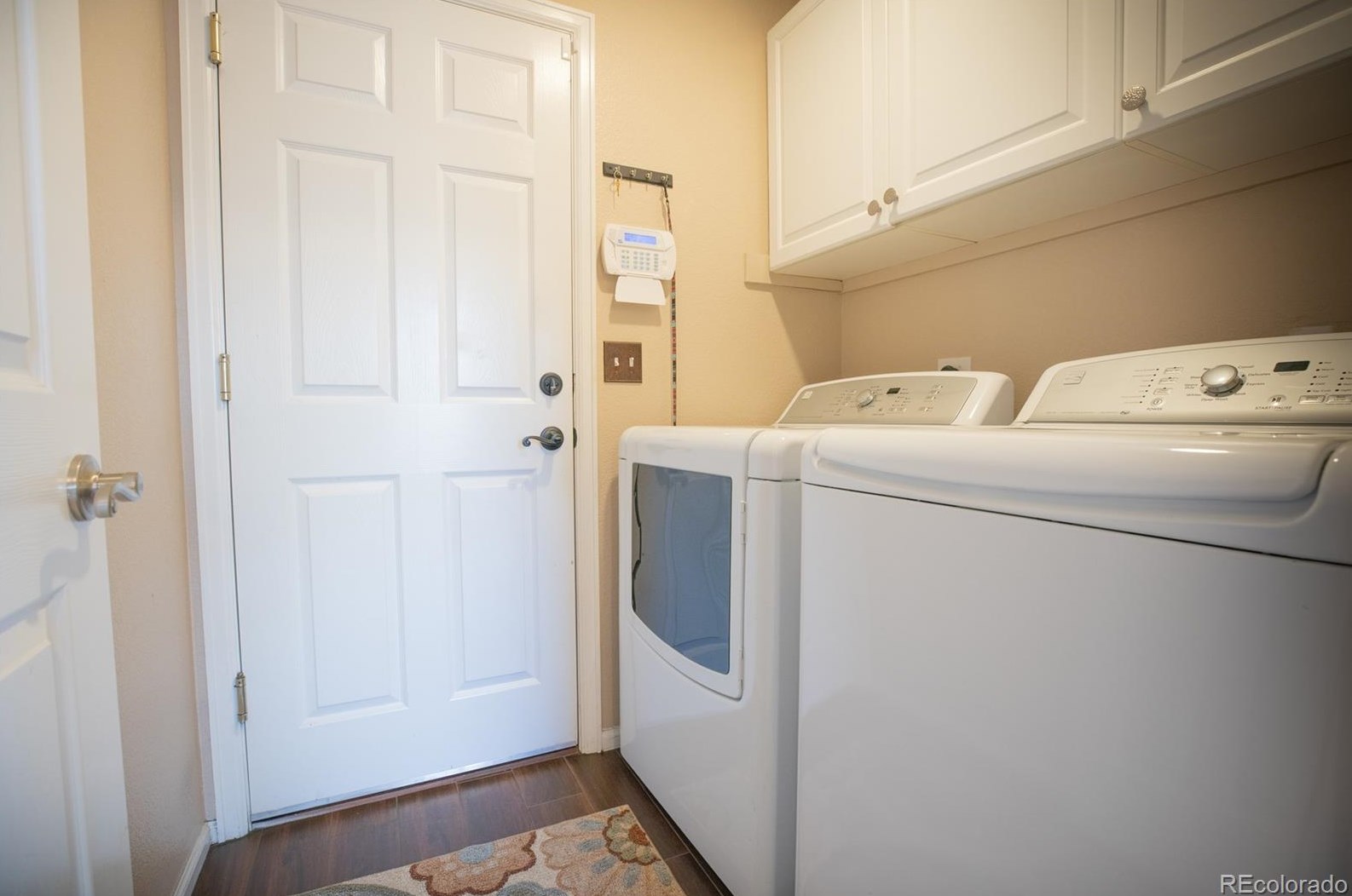 6881 Remington Pl, Littleton CO 80128-8318 exterior