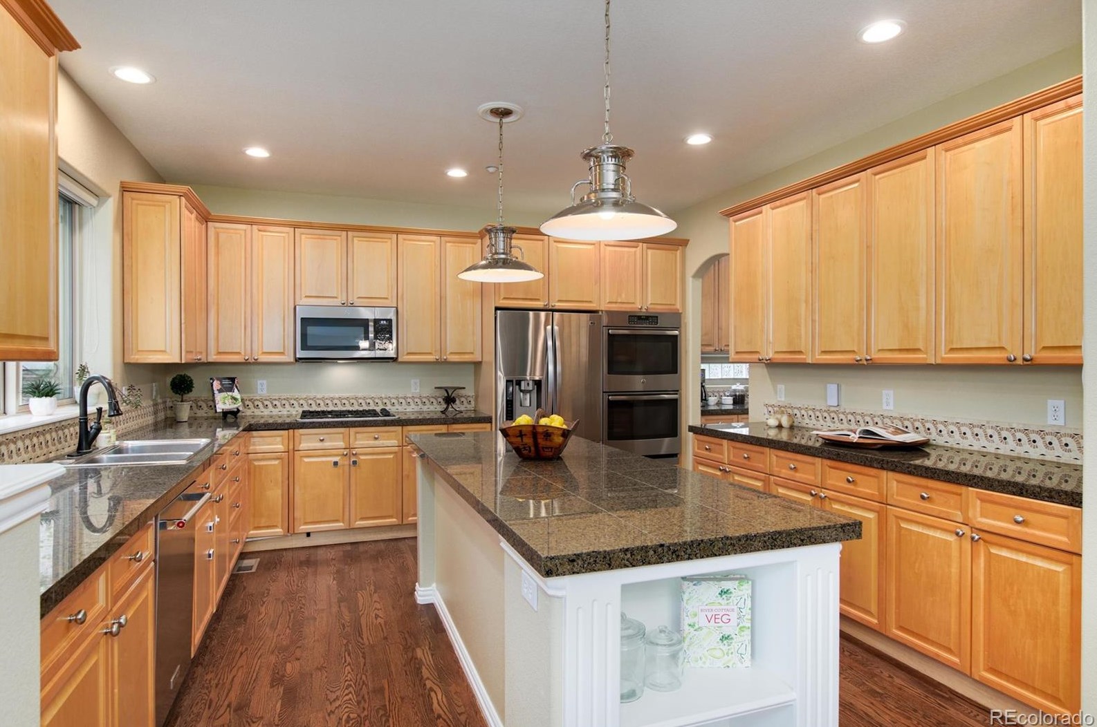 3303 Country Club Pkwy, Castle Rock CO  80108-9097 exterior