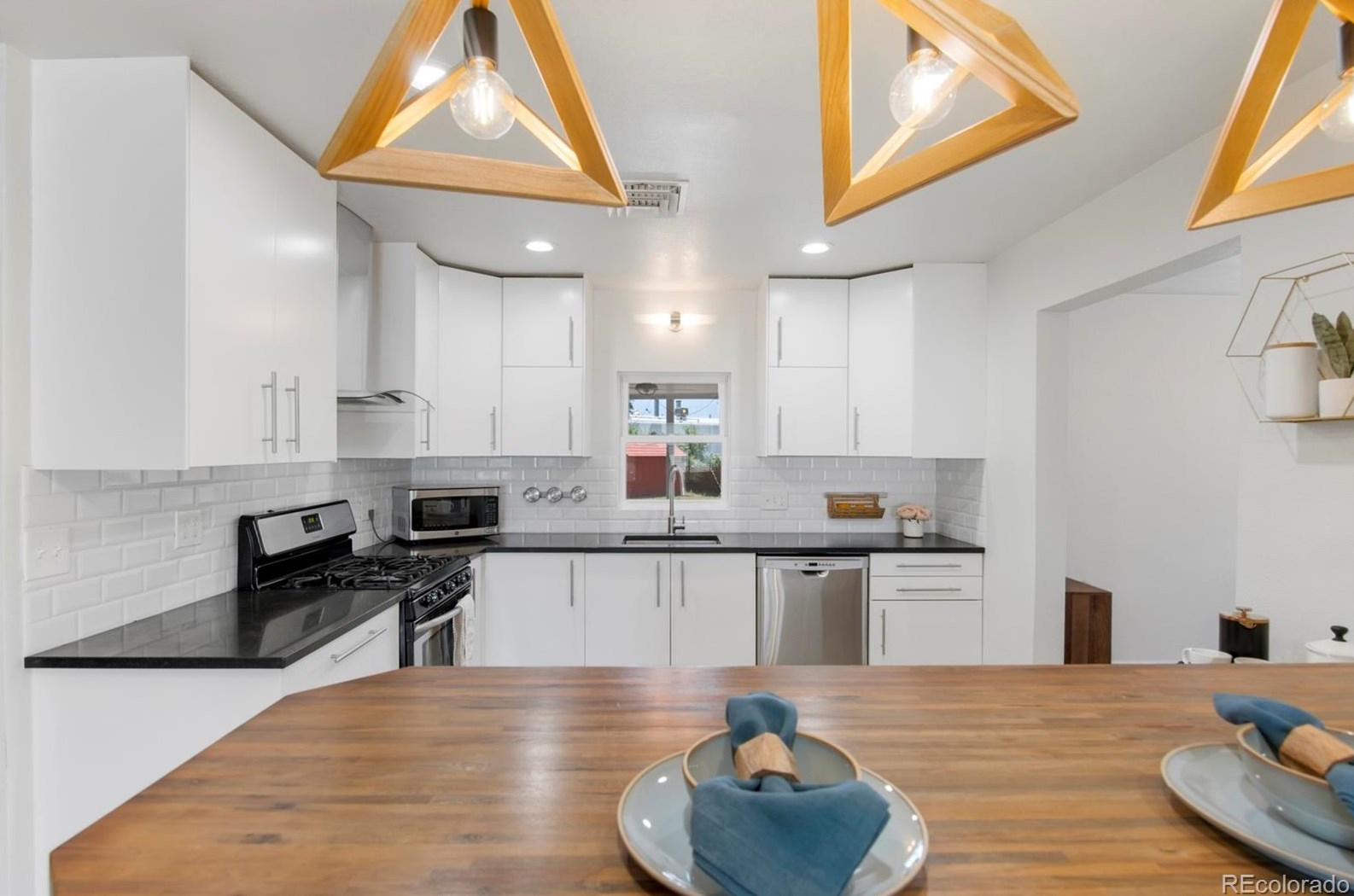 5211 Sherman St, Littleton CO  80121-1029 exterior