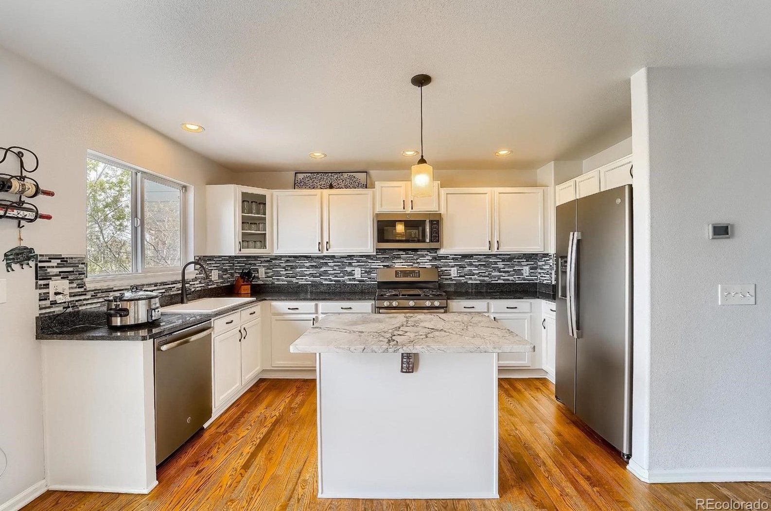 9331 Cv Crk Dr, Littleton CO 80129-6467 exterior