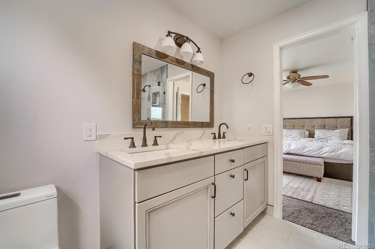 9331 Cv Crk Dr, Littleton CO 80129-6467 exterior