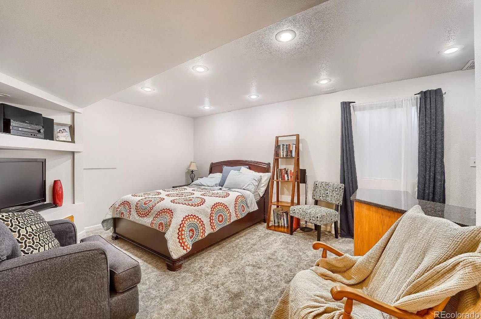 9331 Cv Crk Dr, Littleton CO 80129-6467 exterior