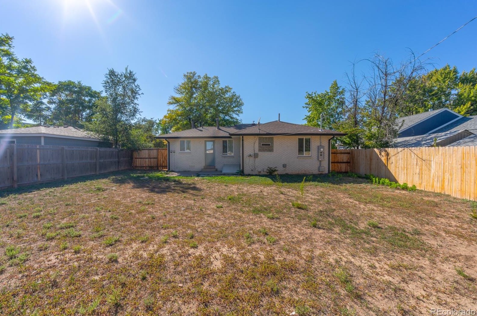 5656 Lakeview St, Littleton CO  80120-1616 exterior