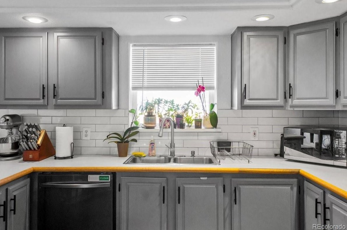 1557 Conestoga Cir, Steamboat Springs CO  80487-4945 exterior