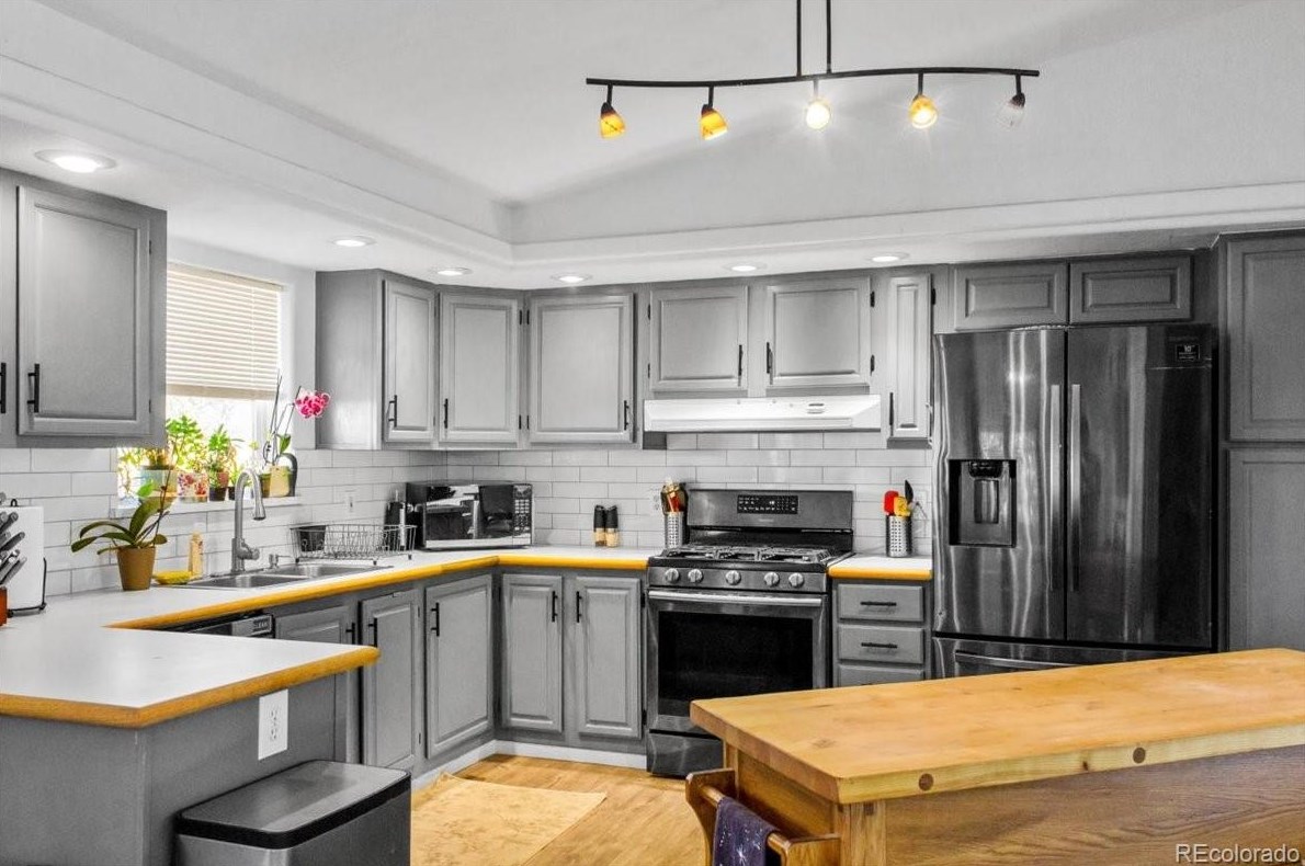 1557 Conestoga Cir, Steamboat Springs CO  80487-4945 exterior