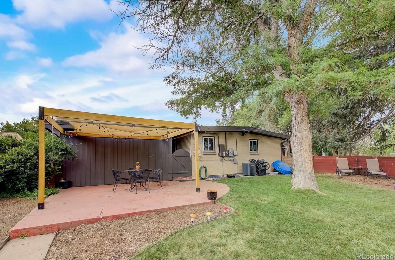 5401 Hickory St, Littleton CO  80120-1424 exterior