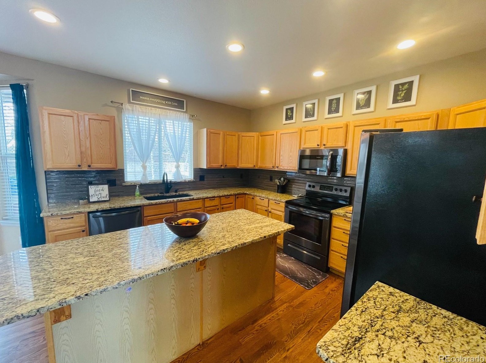 6635 Berry Ave, Littleton CO 80123-0820 exterior