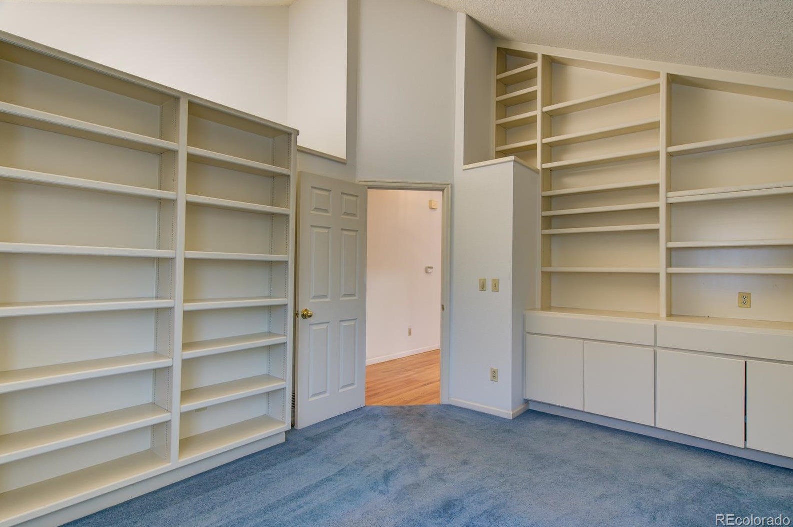 6319 Harrison Way, Littleton CO 80122-2262 exterior