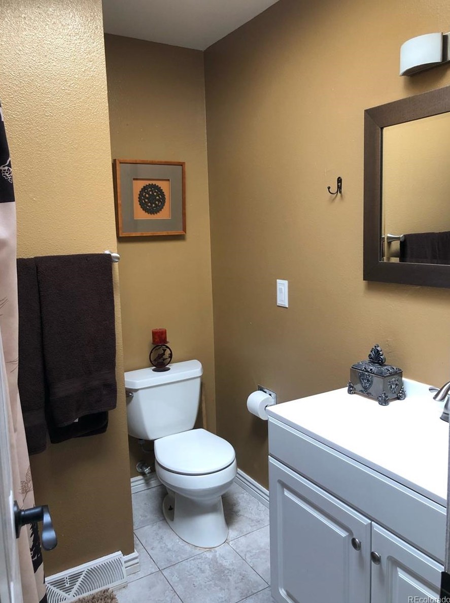 6524 Welch St, Arvada CO  80004-2221 exterior