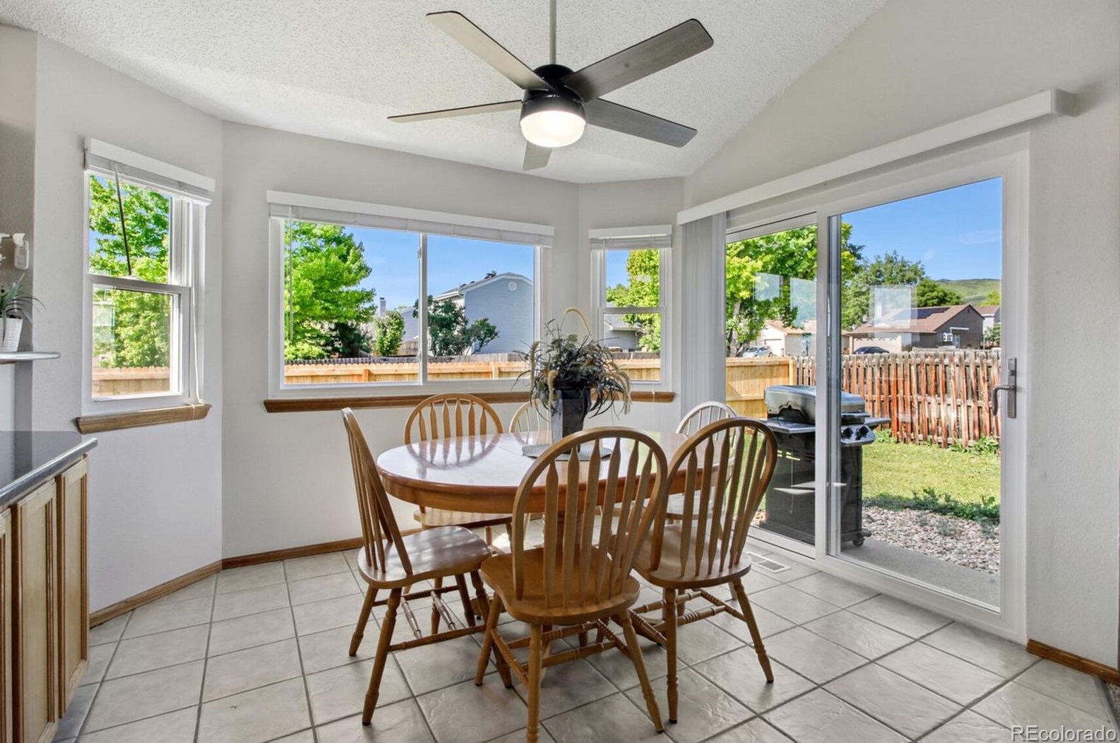 5553 Yank Ct, Littleton CO 80127-2185 exterior