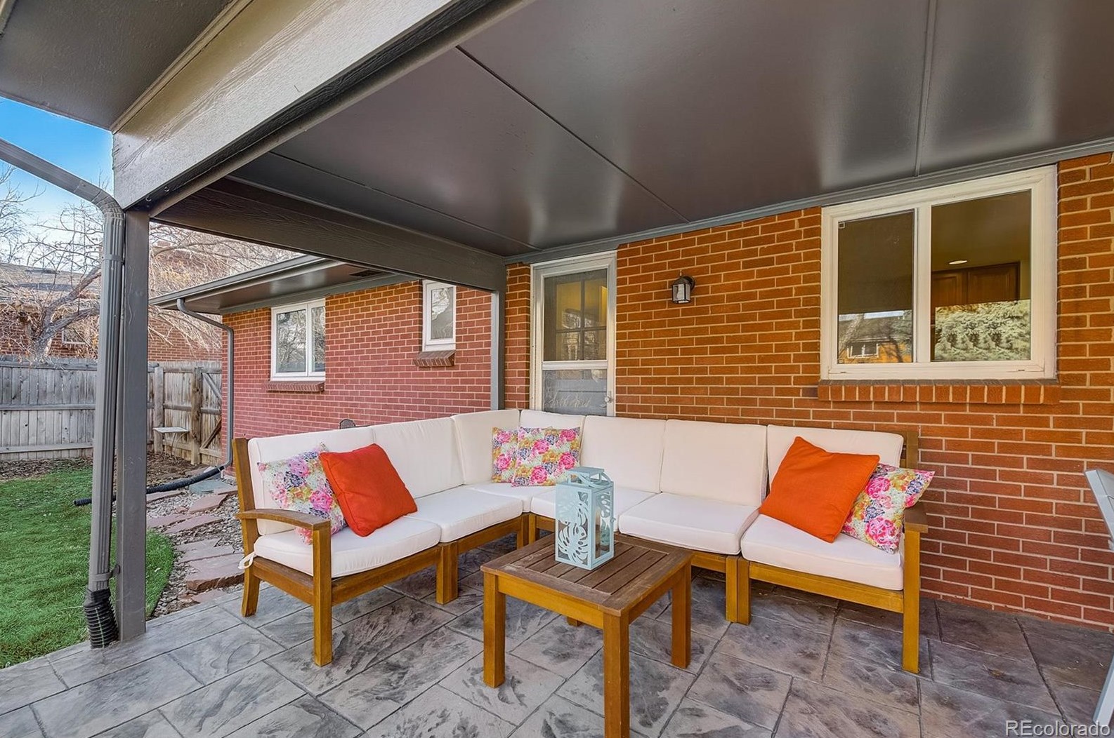 5900 Race St, Littleton CO 80121-2652 exterior