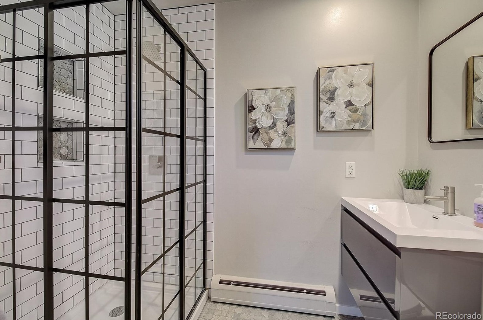 5900 Race St, Littleton CO 80121-2652 exterior