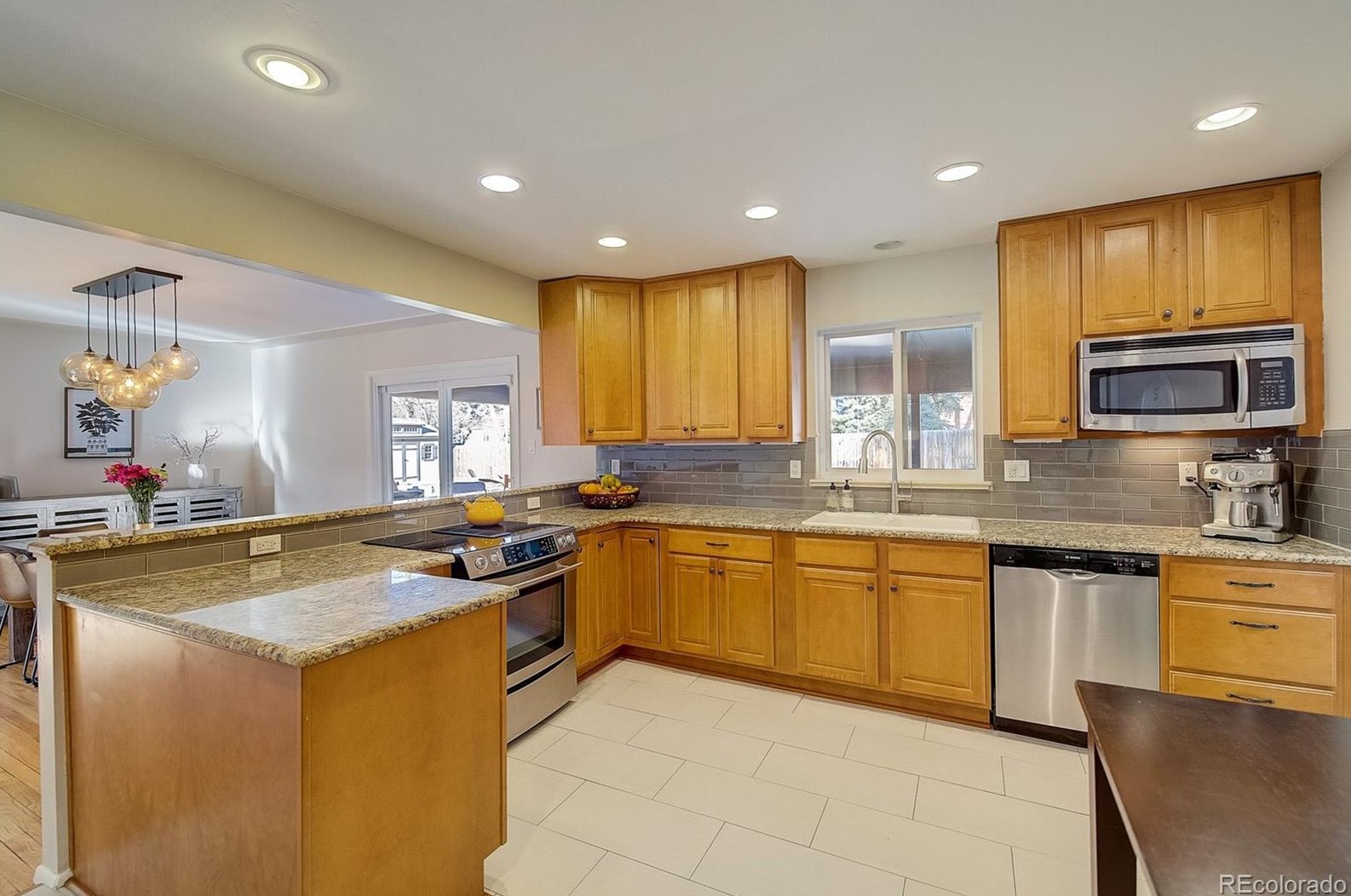 5900 Race St, Littleton CO 80121-2652 exterior