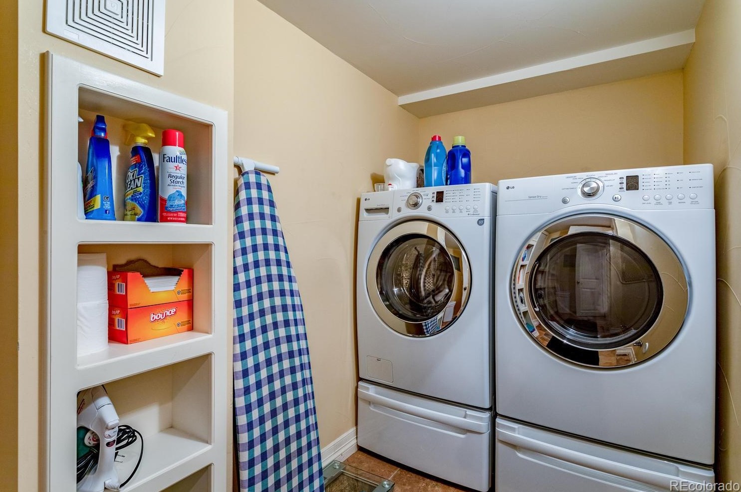 41 Fairway Ln, Littleton CO 80123-6648 exterior