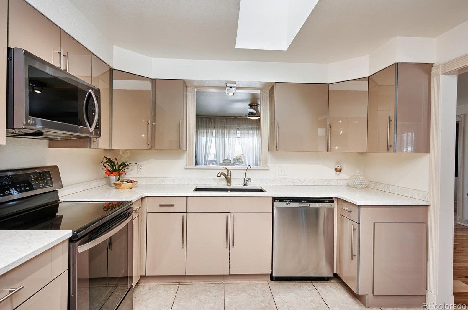 5303 Arbutus St, Arvada CO  80002-1724 exterior