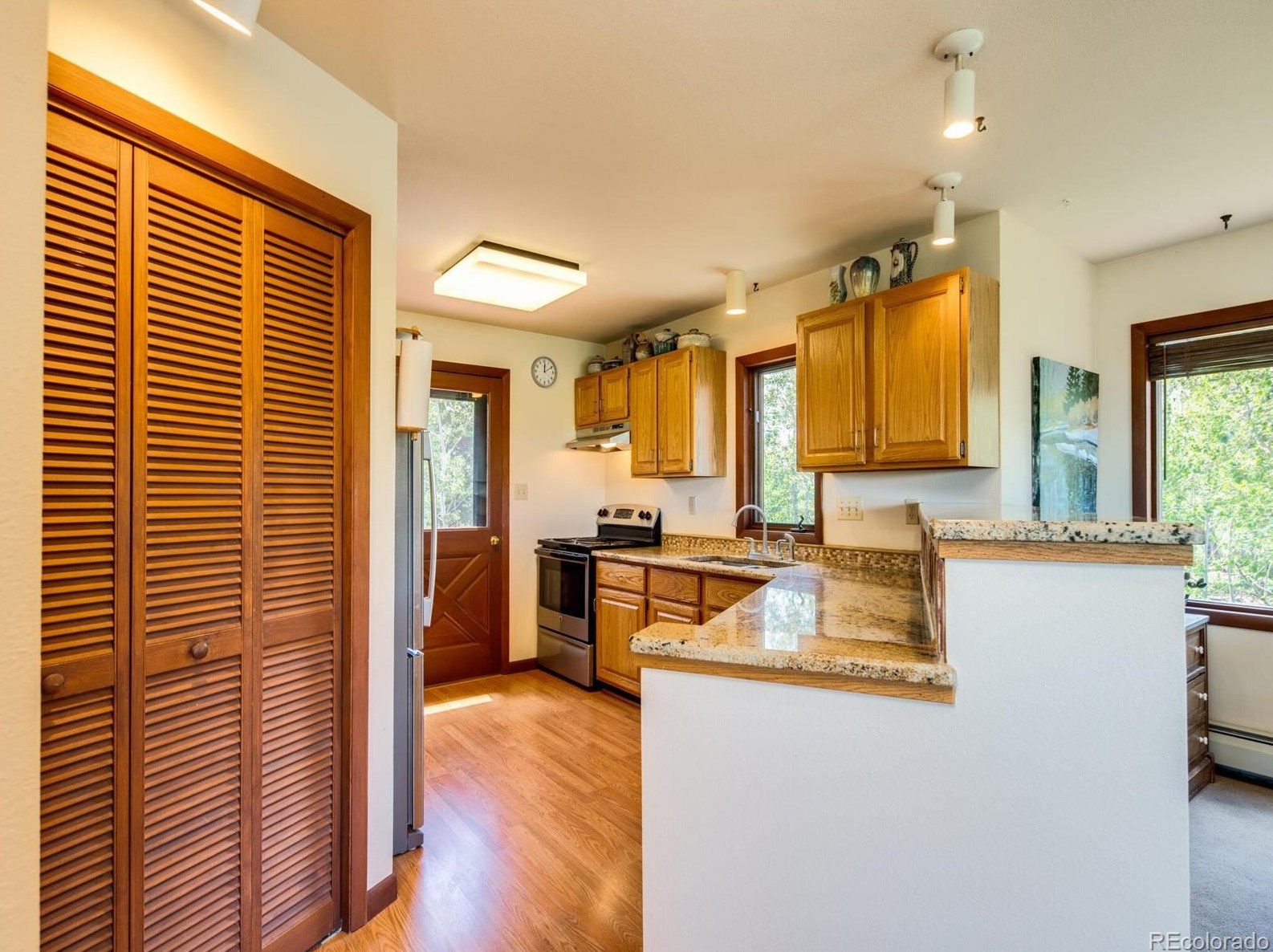 68 Athena Rd, Arvada CO  80422-4019 exterior