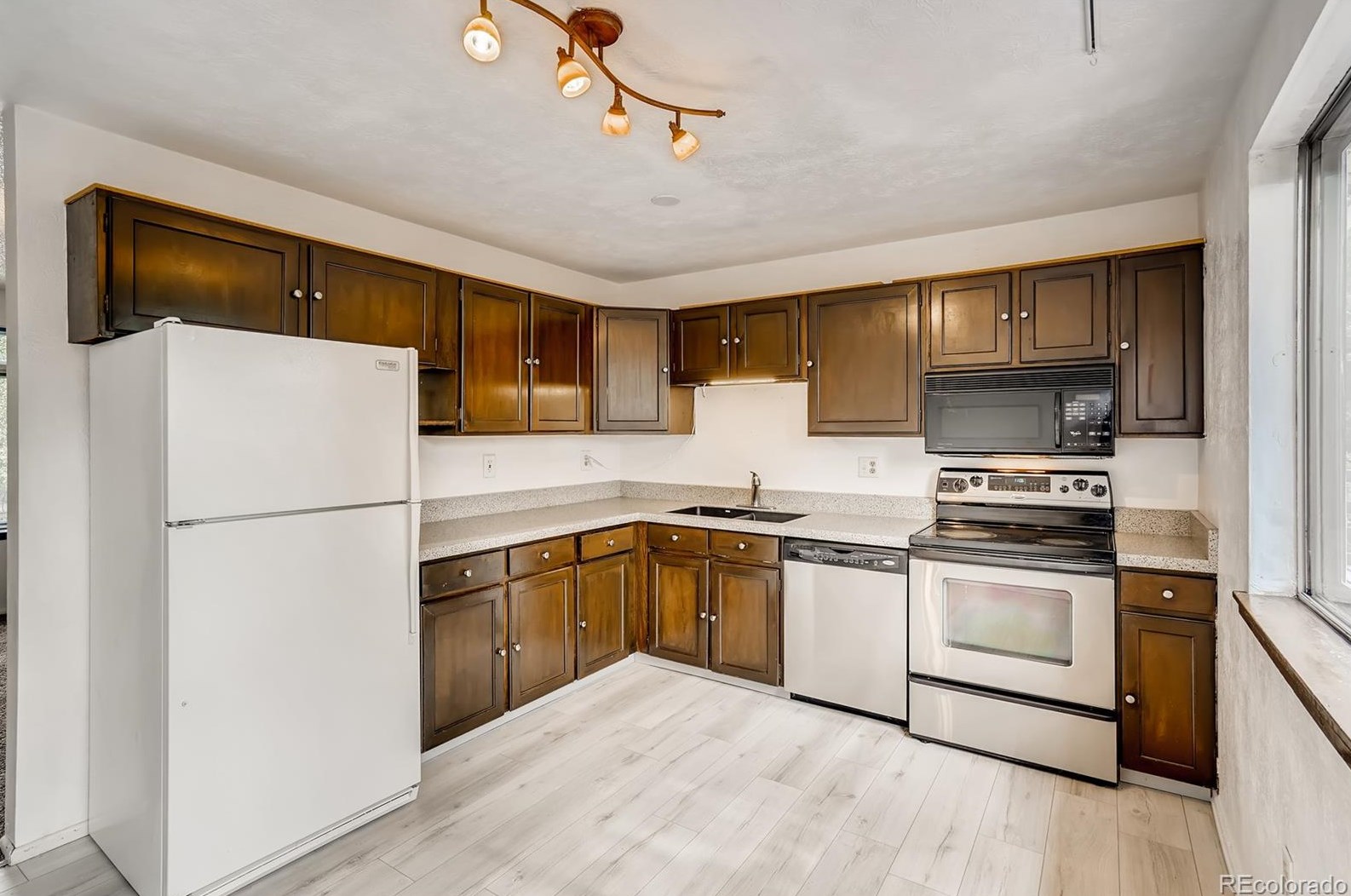 7161 Van Gordon St, Arvada CO  80004-1266 exterior