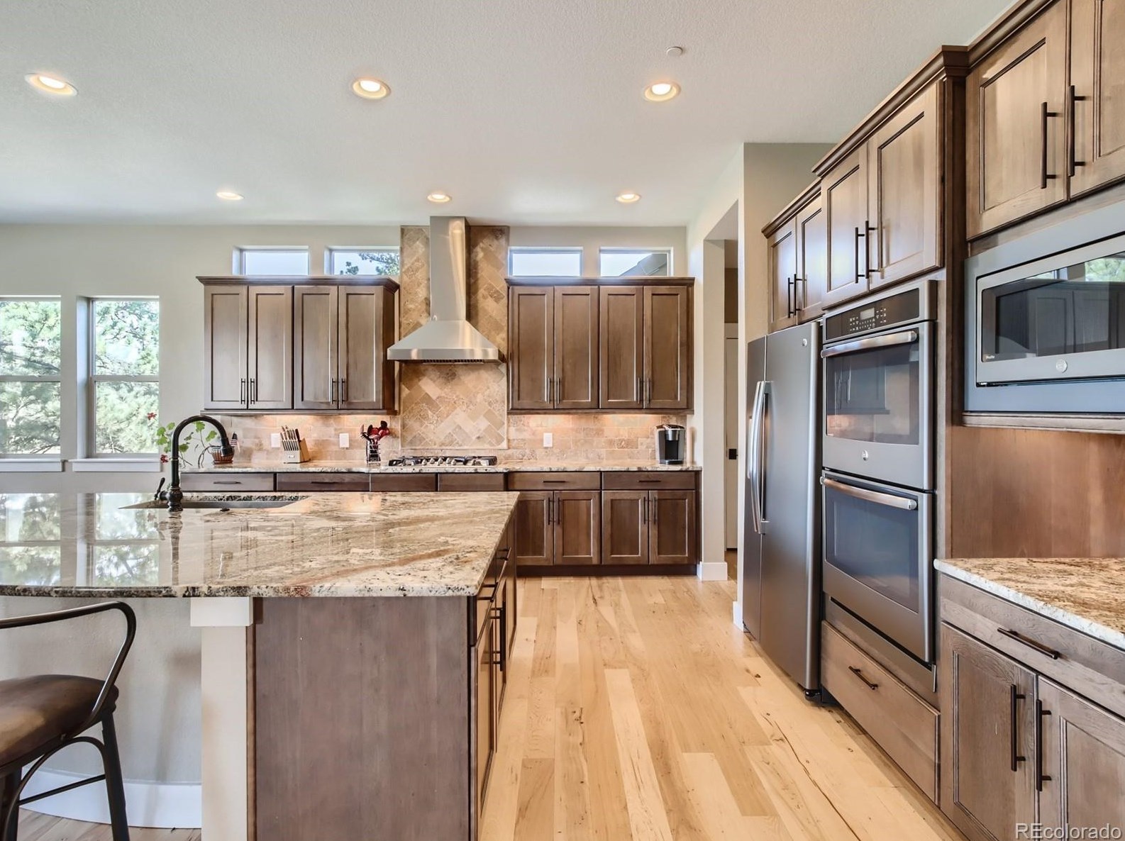 1659 Avenida Del Sol, Castle Rock CO 80104-7672 exterior