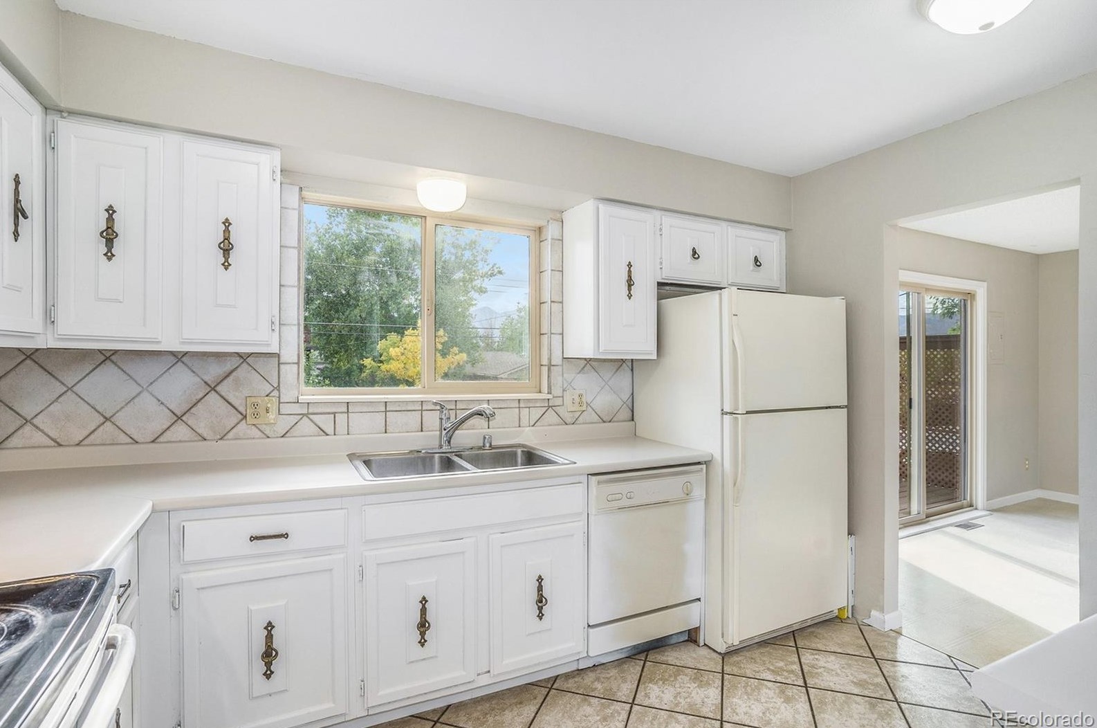 1303 Acacia Dr, Colorado Springs CO 80907-4800 exterior