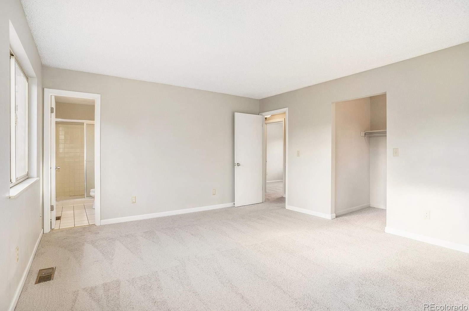 1303 Acacia Dr, Colorado Springs CO 80907-4800 exterior