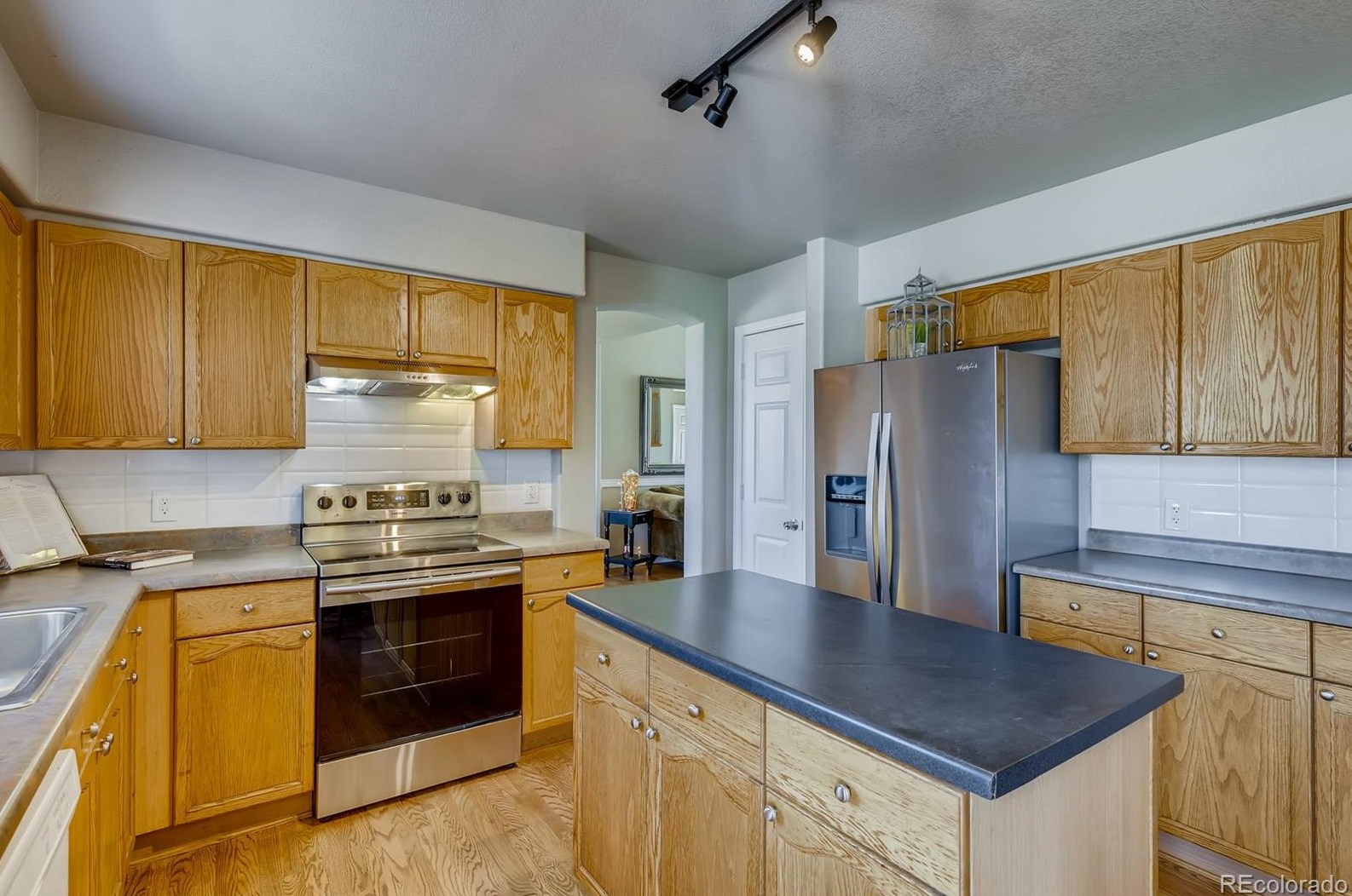 6039 Prentice Ave, Littleton CO 80120-1232 exterior