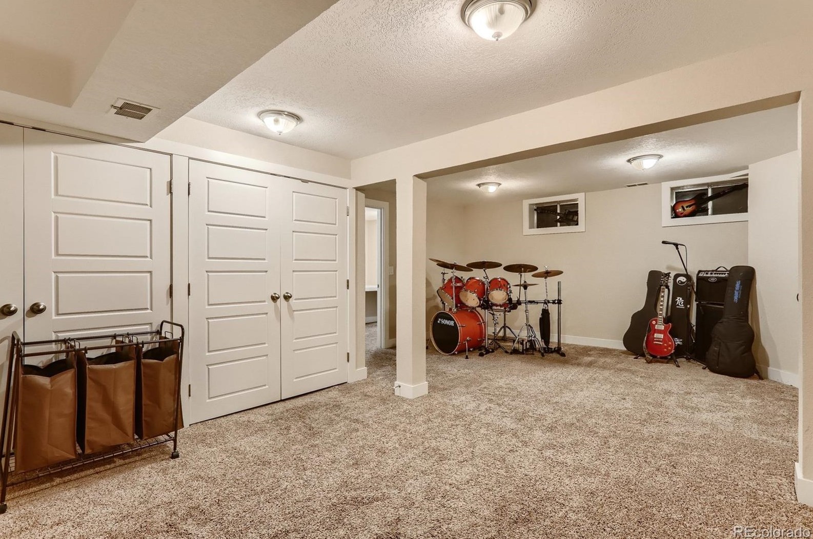 1245 Hinsdale Dr, Littleton CO 80120-4160 exterior