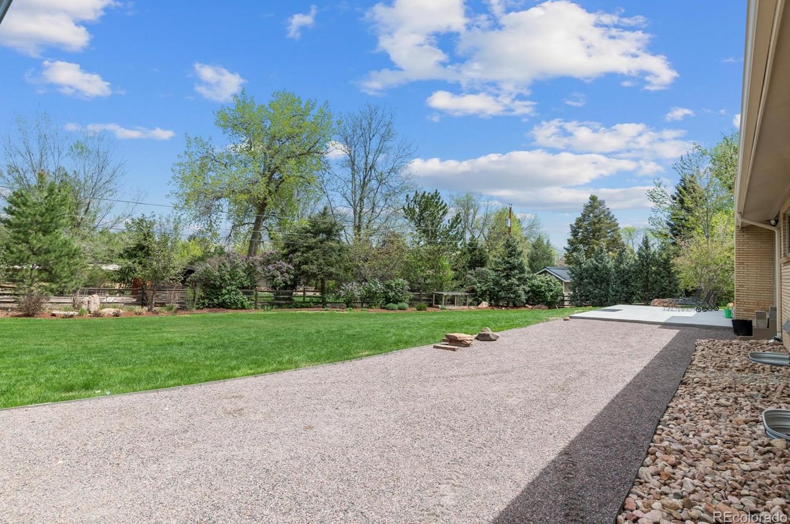 5445 Plymouth Dr, Littleton CO 80128-3939 exterior